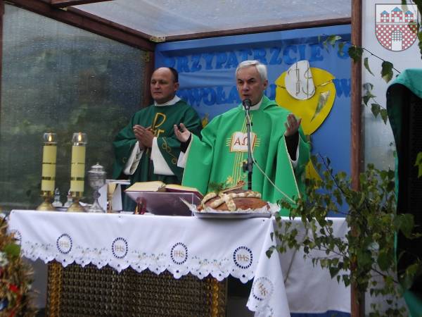 : Msza św. którą odprawił ks. Jan Wajs wraz z o. Antonim z Klasztoru Ojców Paulinów z Leśniowa